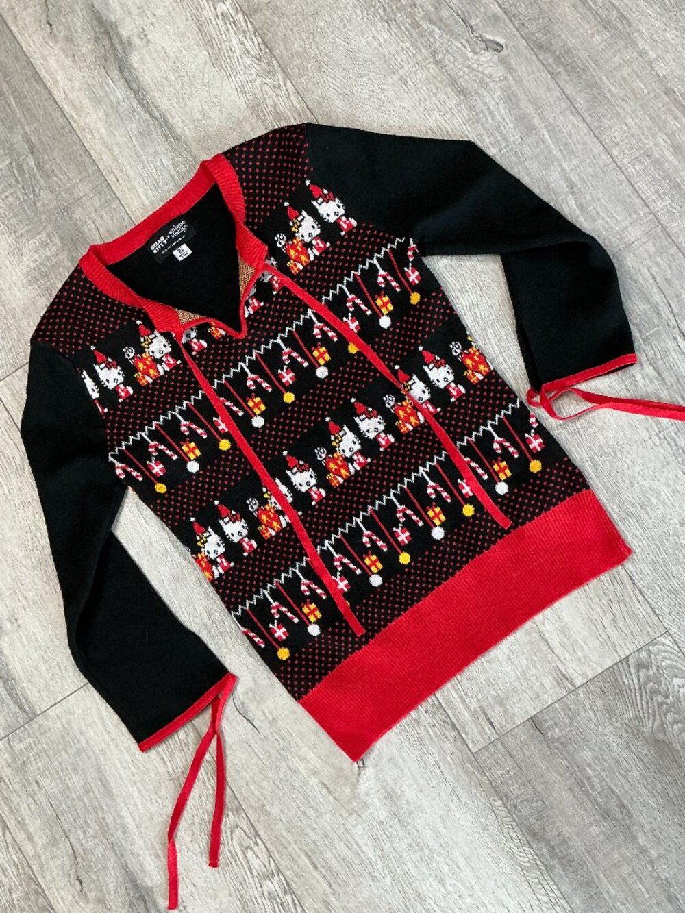 Unique Vintage Hello Kitty Christmas Sweater Women's Medium Holiday Knit Sanrio